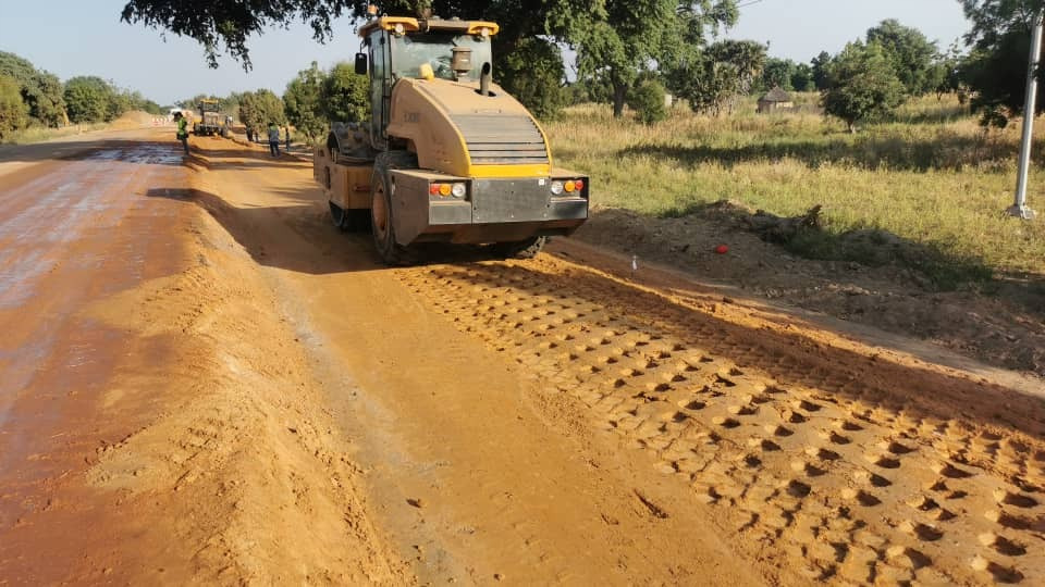 Réhabilitation de la route Guidiguis–Yagoua (68,70 km) : le remblayage progresse sur les dix premiers kilomètres
