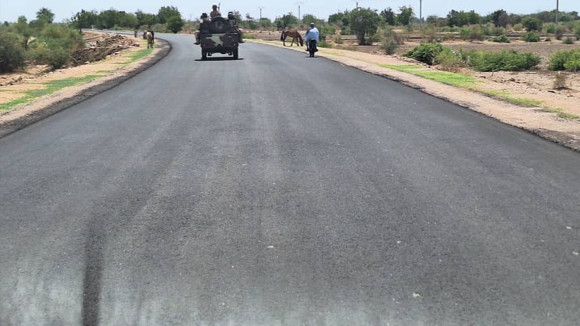 Bogo–Guirvidig (32,86 km) et voiries de Bogo (5 km) et Maroua (6,2 km) : le MINTP félicite les efforts de l'entreprise qui s'apprête à livrer les travaux